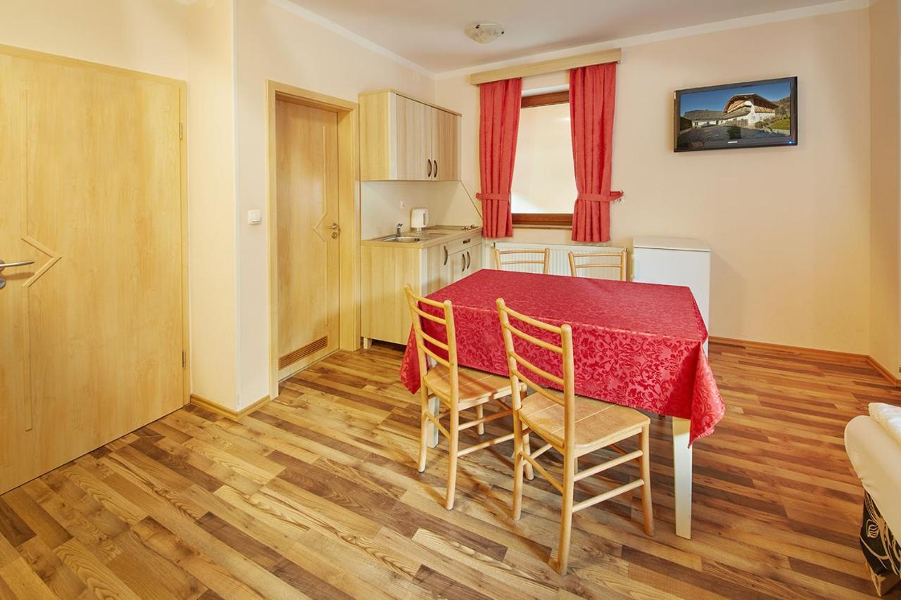 Rute Hotel And Apartments Kranjska Gora Kültér fotó
