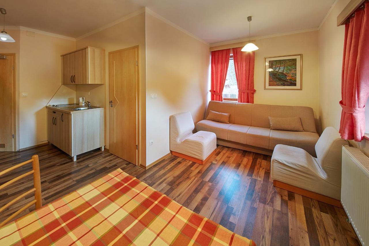 Rute Hotel And Apartments Kranjska Gora Kültér fotó