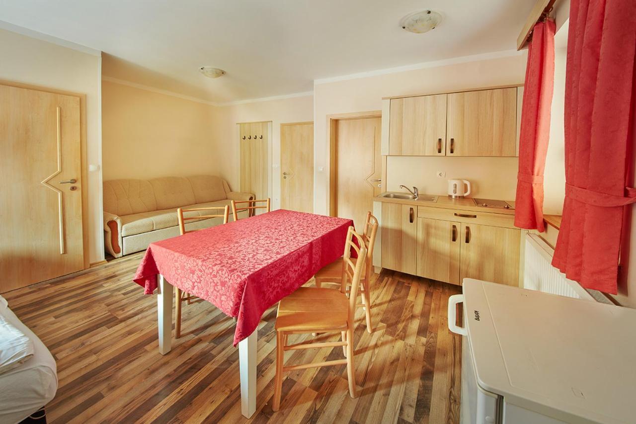 Rute Hotel And Apartments Kranjska Gora Kültér fotó